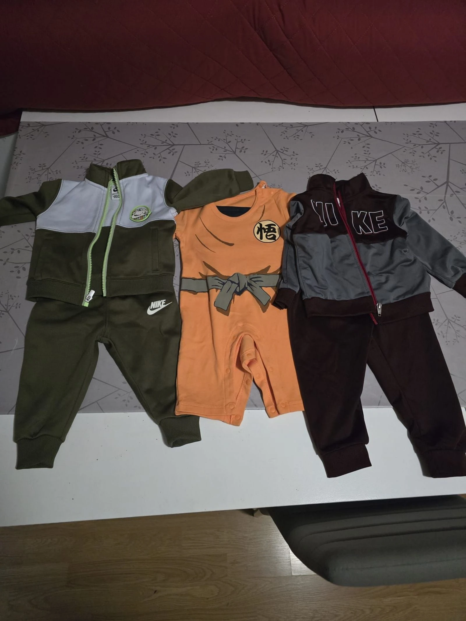 Lote ropa bebé Nike y Dragon Ball | 2 chándales + body | 12-18 meses